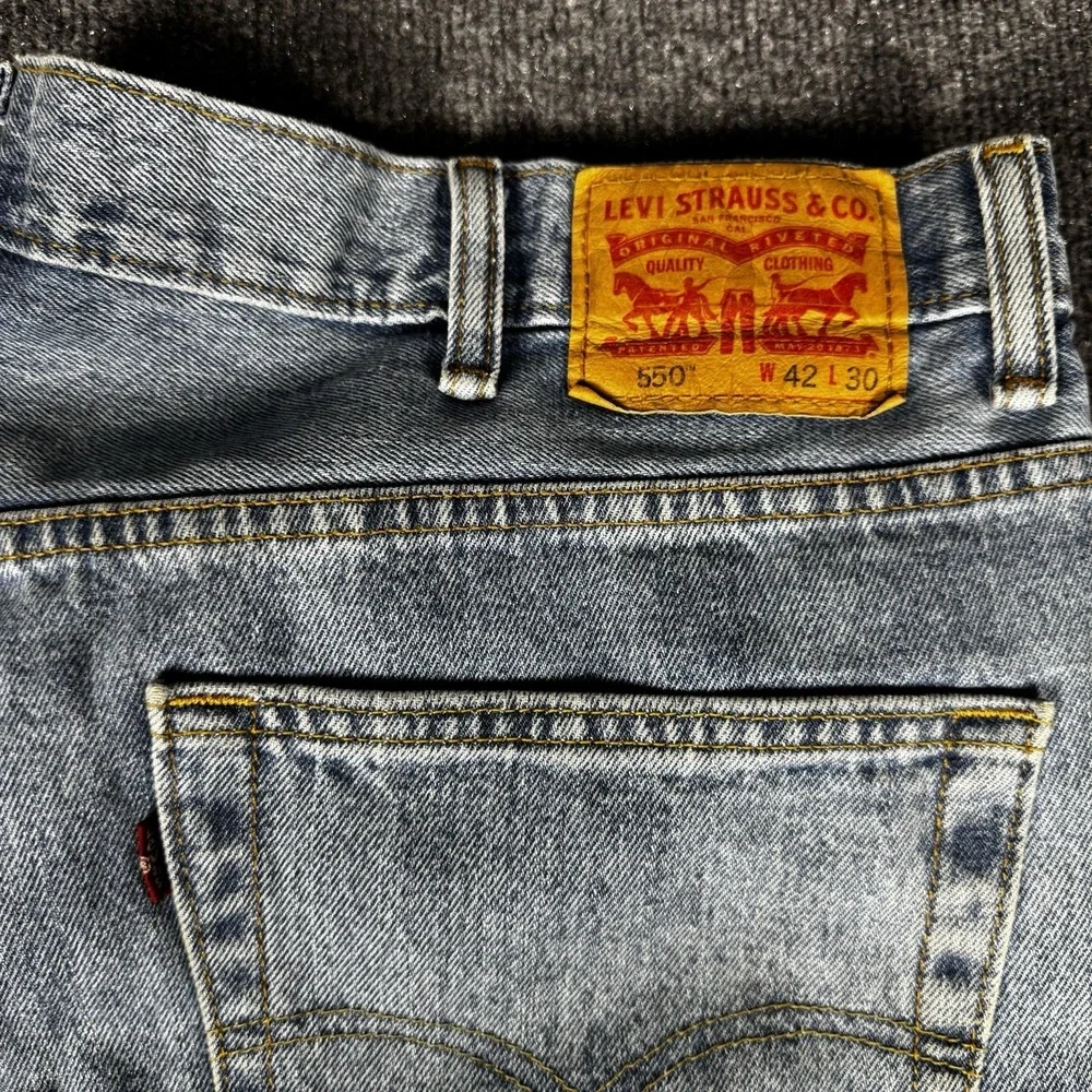 Levi's 550 Relaxed Fit Jeans Mens Size 42x30 Light Wash Denim Pants